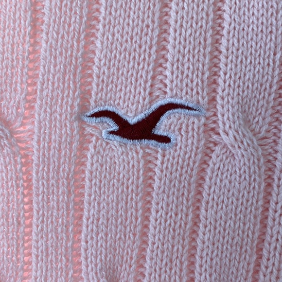 Cable Crewneck Pink Sweater - Hollister - Picture 4 of 4